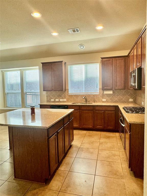 Foto del edificio - 26327 Cedar Pine Dr