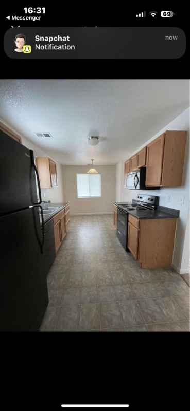 Building Photo - 208 Hunters Way