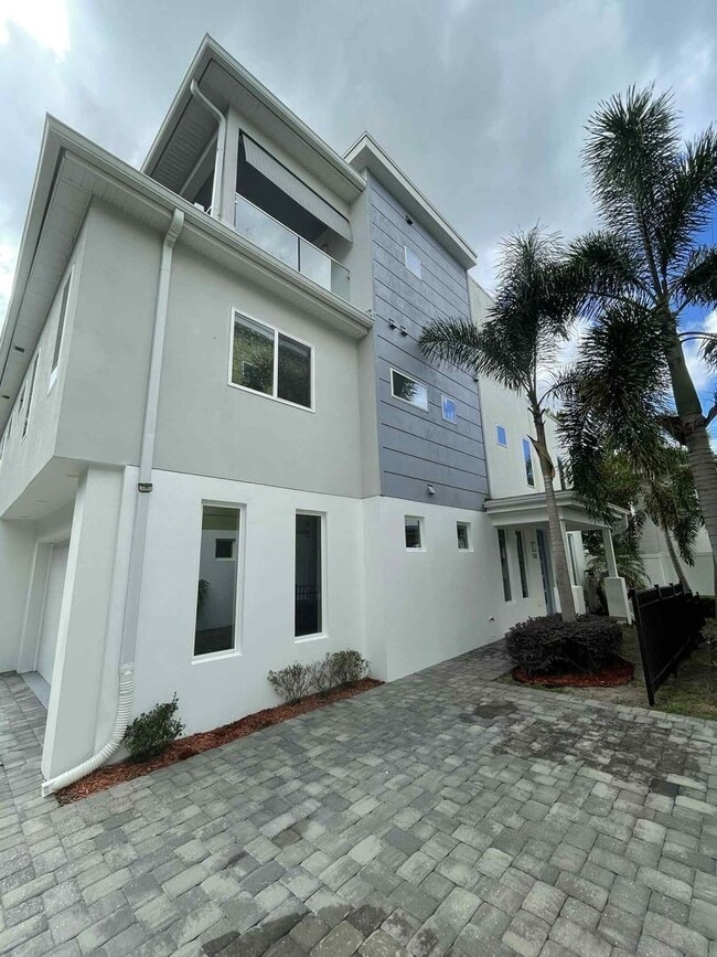 Building Photo - 521 Peachtree Rd