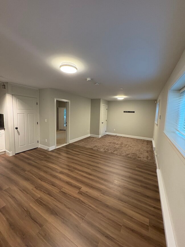Building Photo - 7633 210 St
