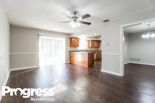 Building Photo - 960 Apple Ln