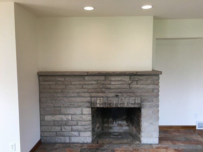 Building Photo - 505 Kilmer St