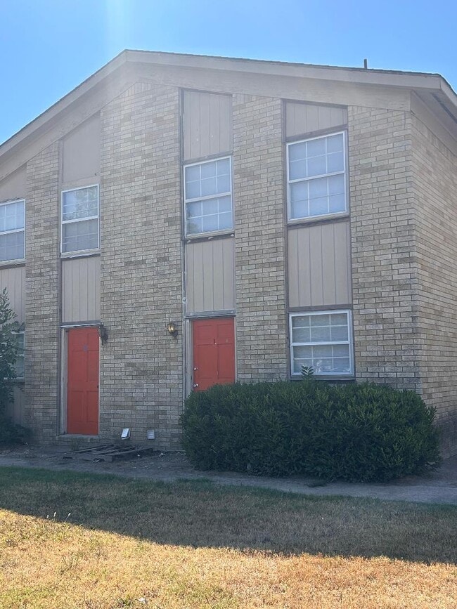 Building Photo - 3009 Fairview Dr