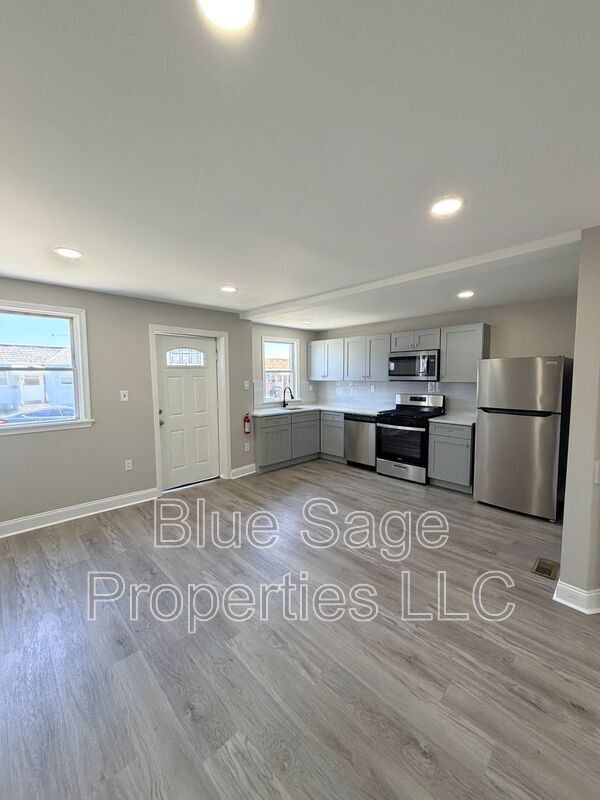 Foto del edificio - 1012 Burnside Rd