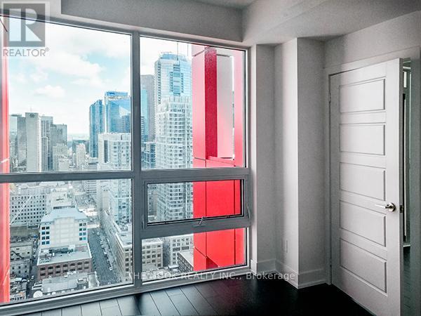 Photo du bâtiment - 318 Richmond St W