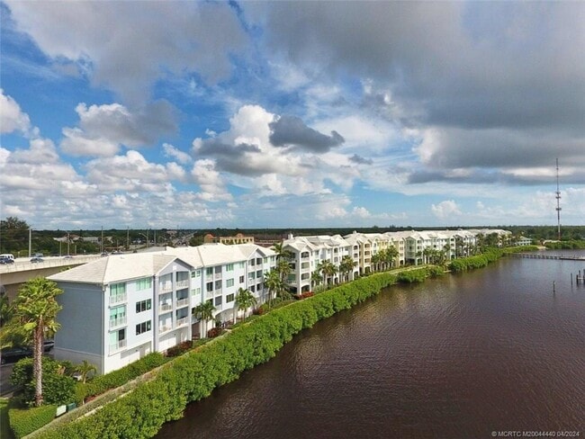 Building Photo - 675 NW Flagler Ave
