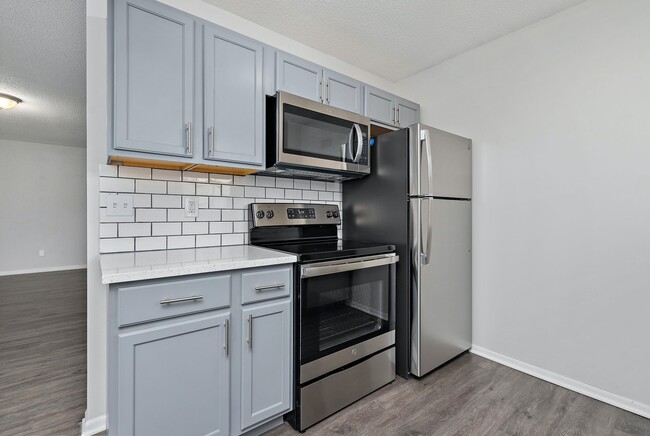 Building Photo - 7401 West 61st Street, Unit 3
