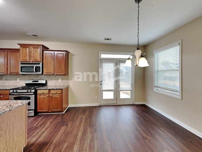 Foto del edificio - 850 Stonehaven Rd SW