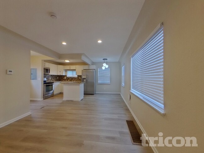 Building Photo - 1364 Ironton St