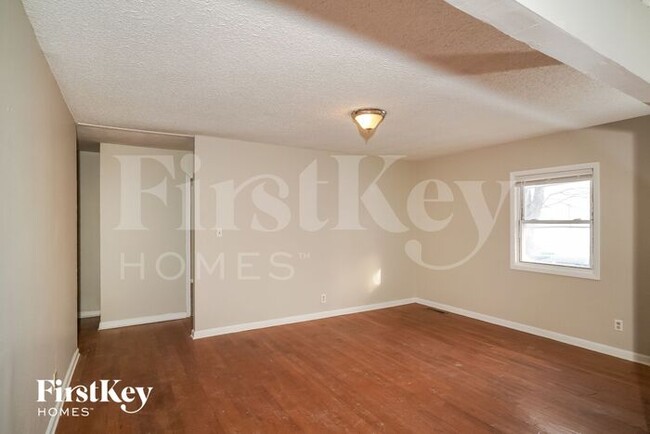 Building Photo - 232 Whiteland Rd
