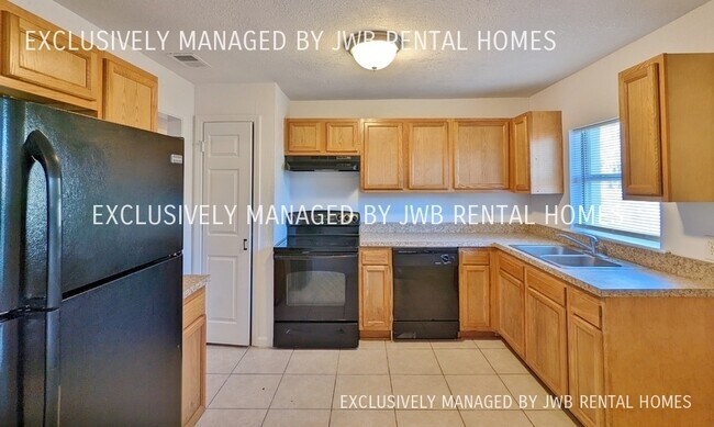 Foto del edificio - 6403 Solandra Dr