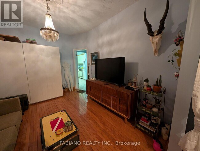 Photo du bâtiment - 1038 Dovercourt Rd