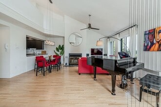 Building Photo - 3645 Rue Charron