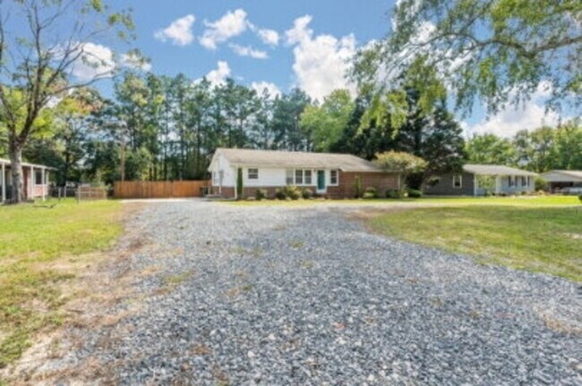 Foto del edificio - 1708 N Poplar St