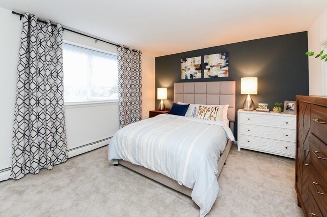 Sherwood Crossing Apartments &amp; Townhomes Philadelphia