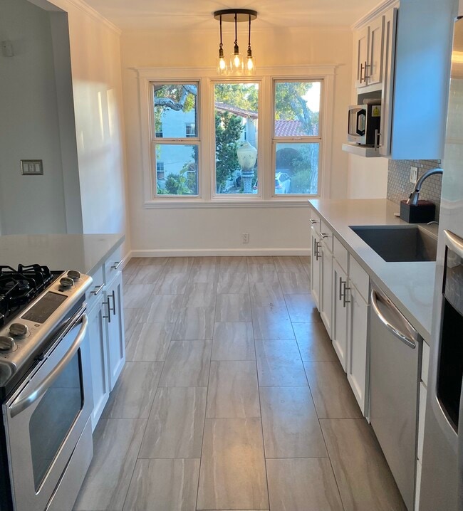 Building Photo - 5351 Packard St