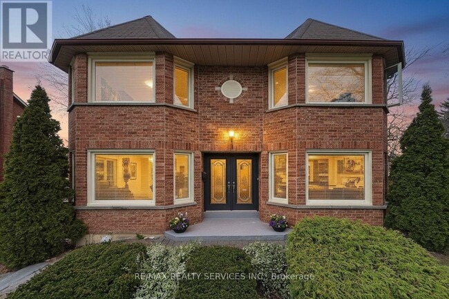 Building Photo - 1 Brookbank Ct