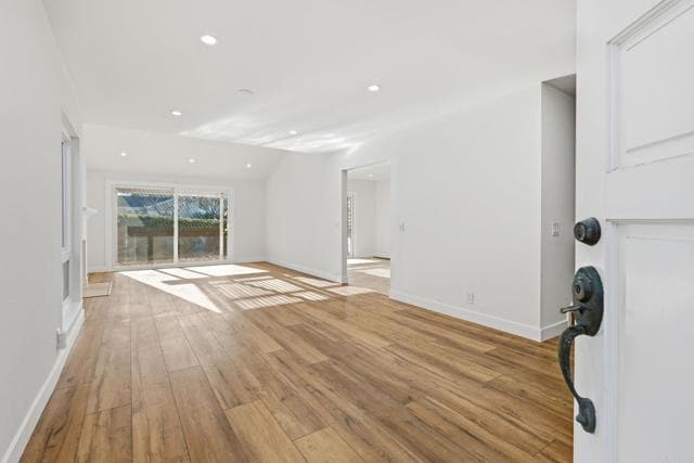 Foto del edificio - 819 Daphne Ct