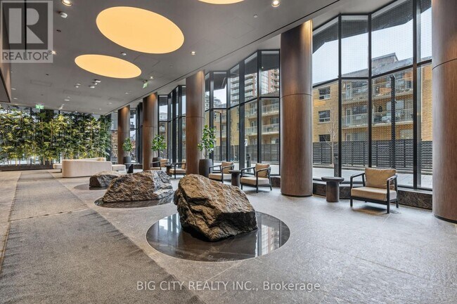 Photo du bâtiment - 110 Broadway Ave