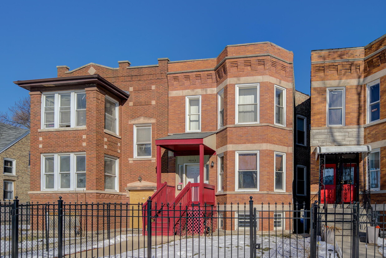 Foto principal - 4642 W Adams St