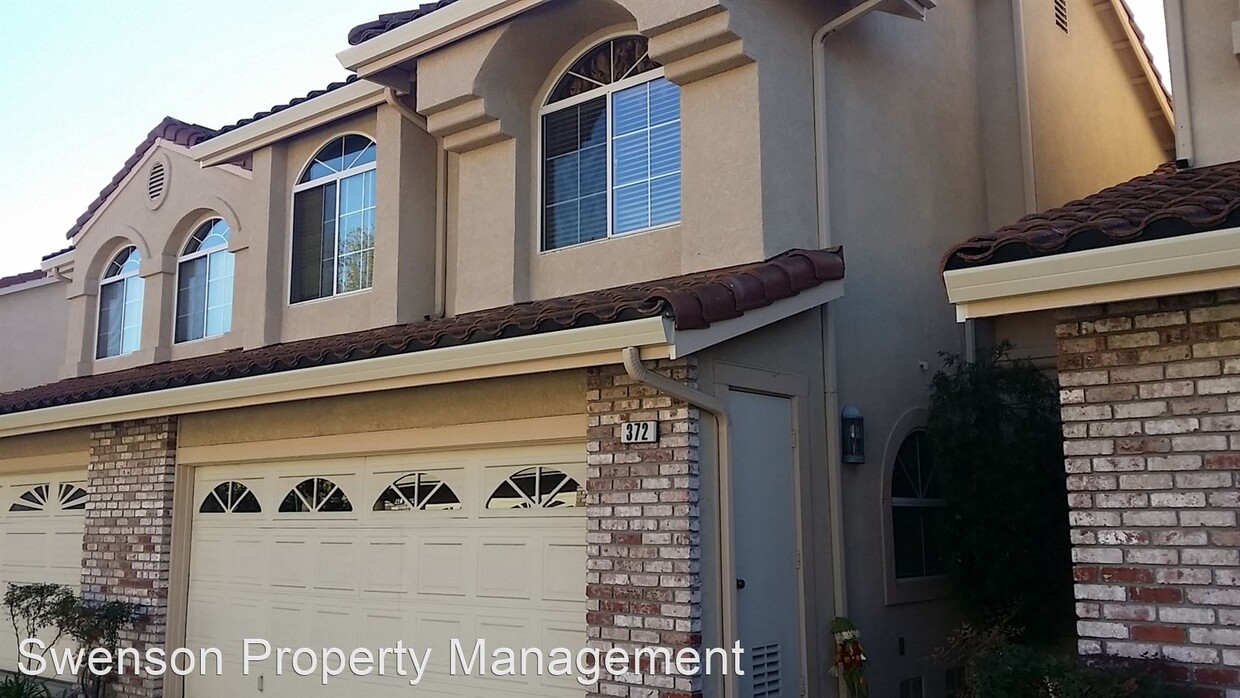 Primary Photo - 3 br, 2.5 bath House - 372 Bellflower Court