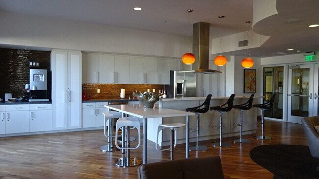 Foto del edificio - 4855 Ariva Way