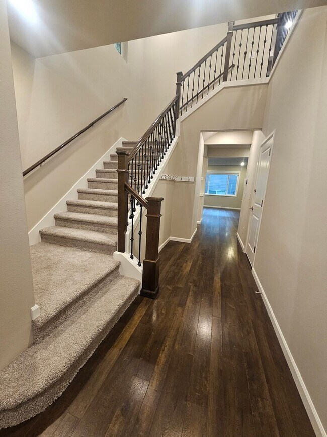 Foto del edificio - Spacious 5 Bedroom in Convenient North Creek Ridge, Bothell Location