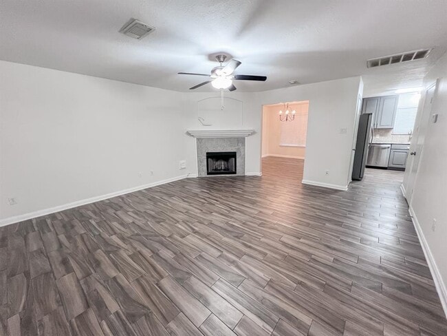 Building Photo - 319 Grand Isle Ln
