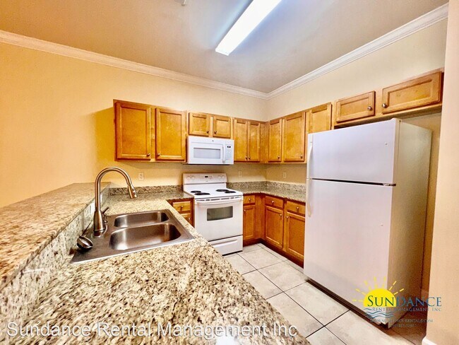 Building Photo - 3 br, 2.5 bath House - 123 Tooke Street