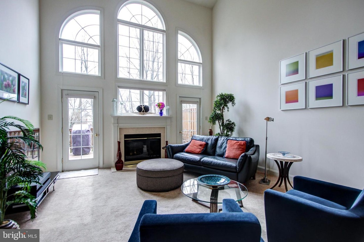 Primary Photo - 36 Brownstone Dr