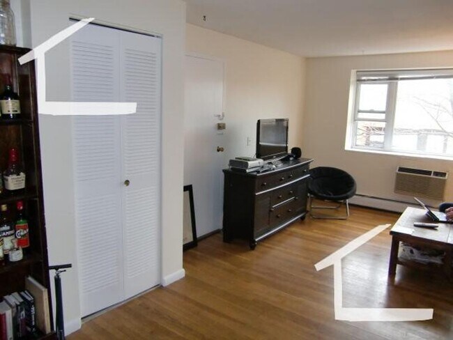 Foto del edificio - Coolidge Corner 2 Bed Available Now