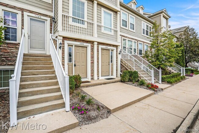 Building Photo - 1093 Foxboro