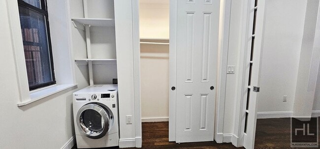 Building Photo - MOTT STREET