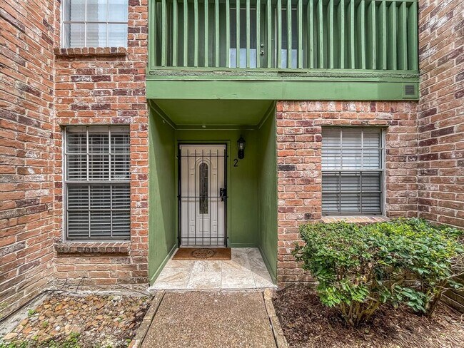 Building Photo - 5532 Beverly Hill St