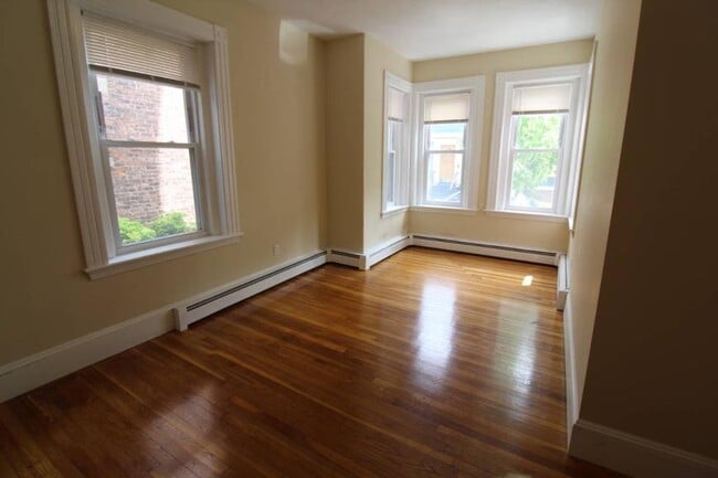 Building Photo - 4.0 bedroom in Cambridge Massachusetts 02139