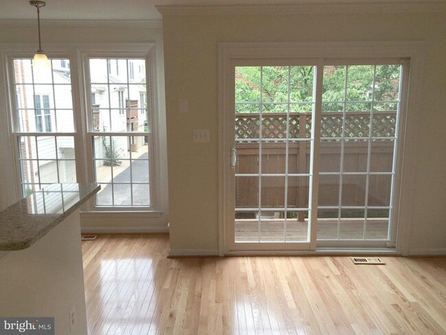 Building Photo - 4653 Lambert Dr