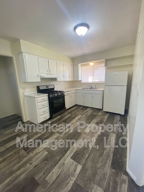 Building Photo - 1598 S 67th E Ave