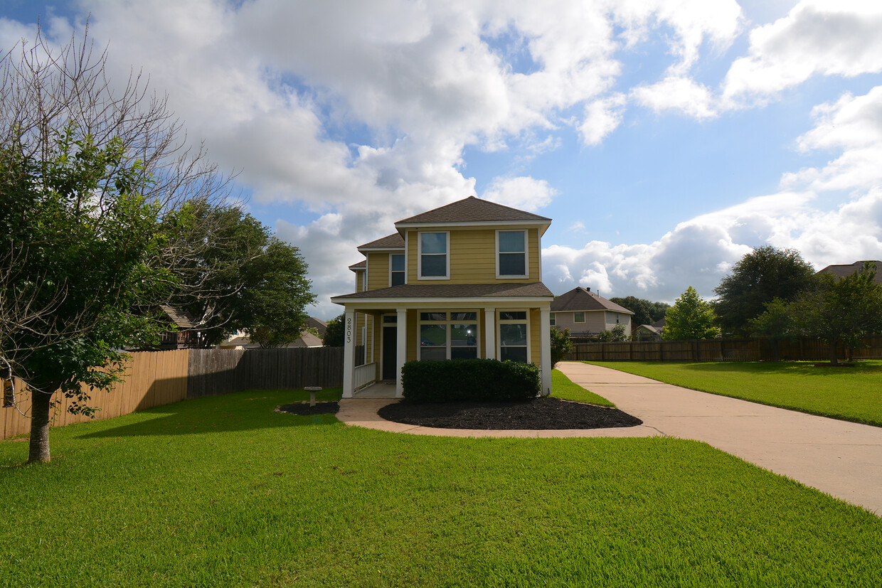 Foto principal - 2803 Weeping Willow Cir