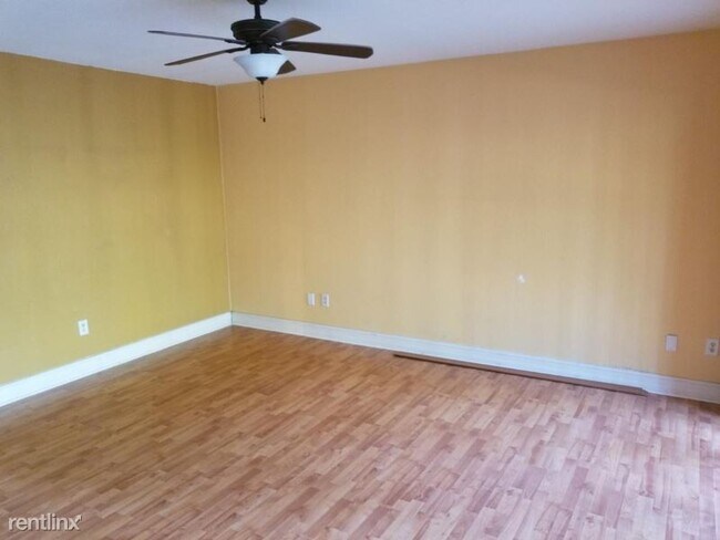 Building Photo - 3 br, 2.5 bath Townhome - 4136 Inverrary Dr