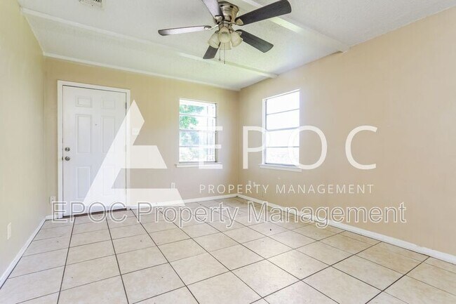 Foto del edificio - 904 Florence Rd