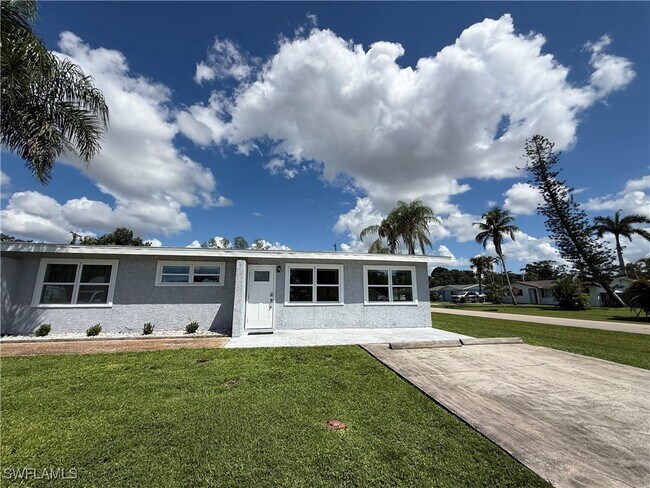 Building Photo - 6677 Fiesta Way