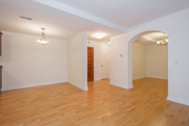 Building Photo - 36 S Cass Ave