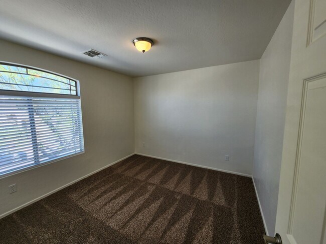 Building Photo - Camelback Ranch 4 bed 3 bath in Phoenix AZ!