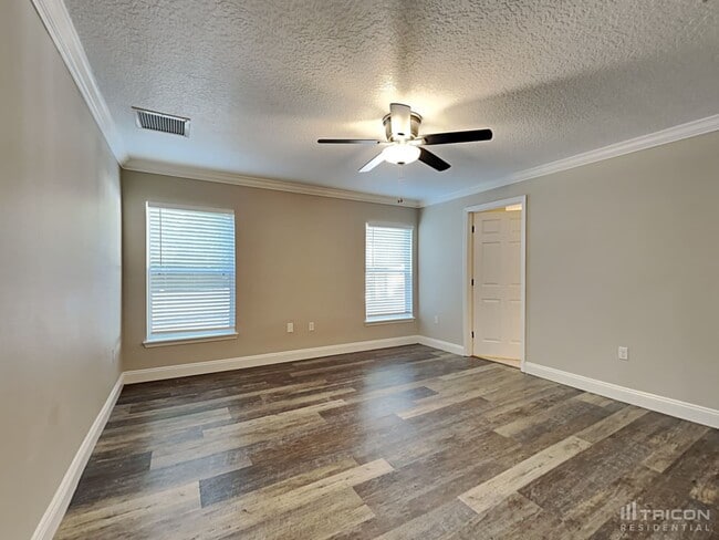 Building Photo - 11712 Colony Lakes Blvd