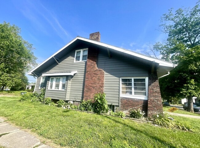 Building Photo - 501 N Alameda Ave