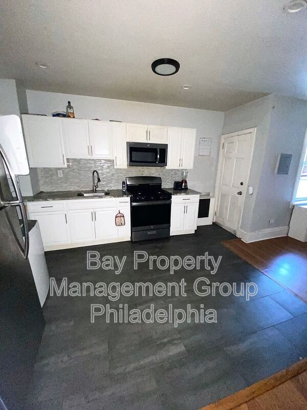 Building Photo - 5731 N 12th St