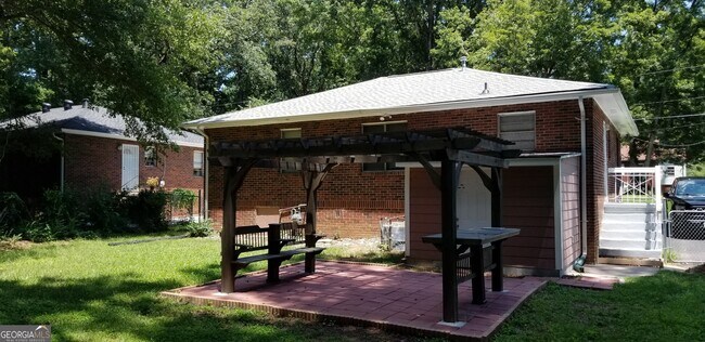 Foto del edificio - 1533 Alder Ln SW