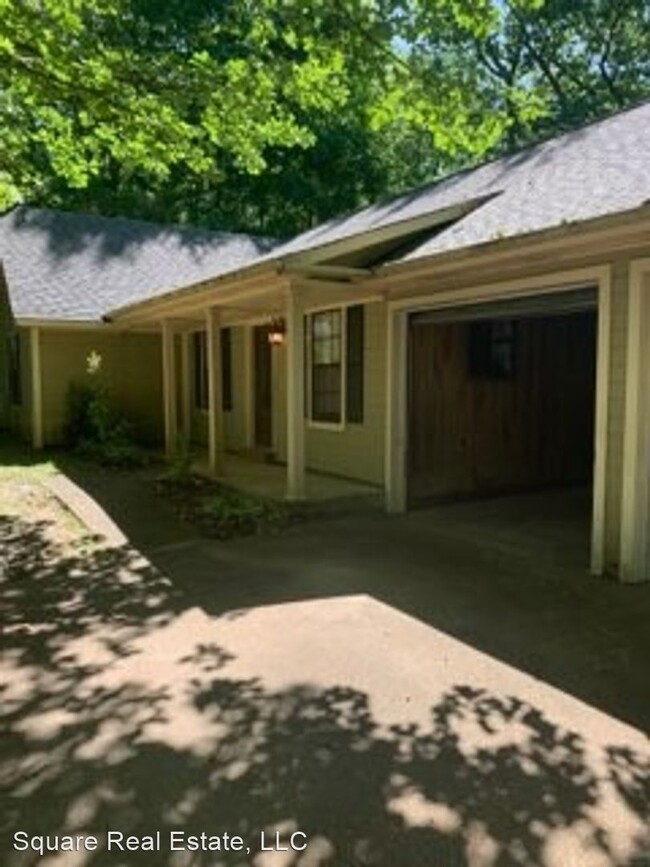Building Photo - 4 br, 2 bath House - 215 Britton Drive