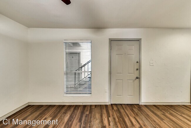 Building Photo - 1502 N Peak St