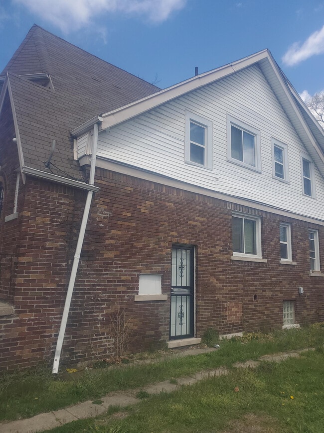 Building Photo - 15804 Indiana St